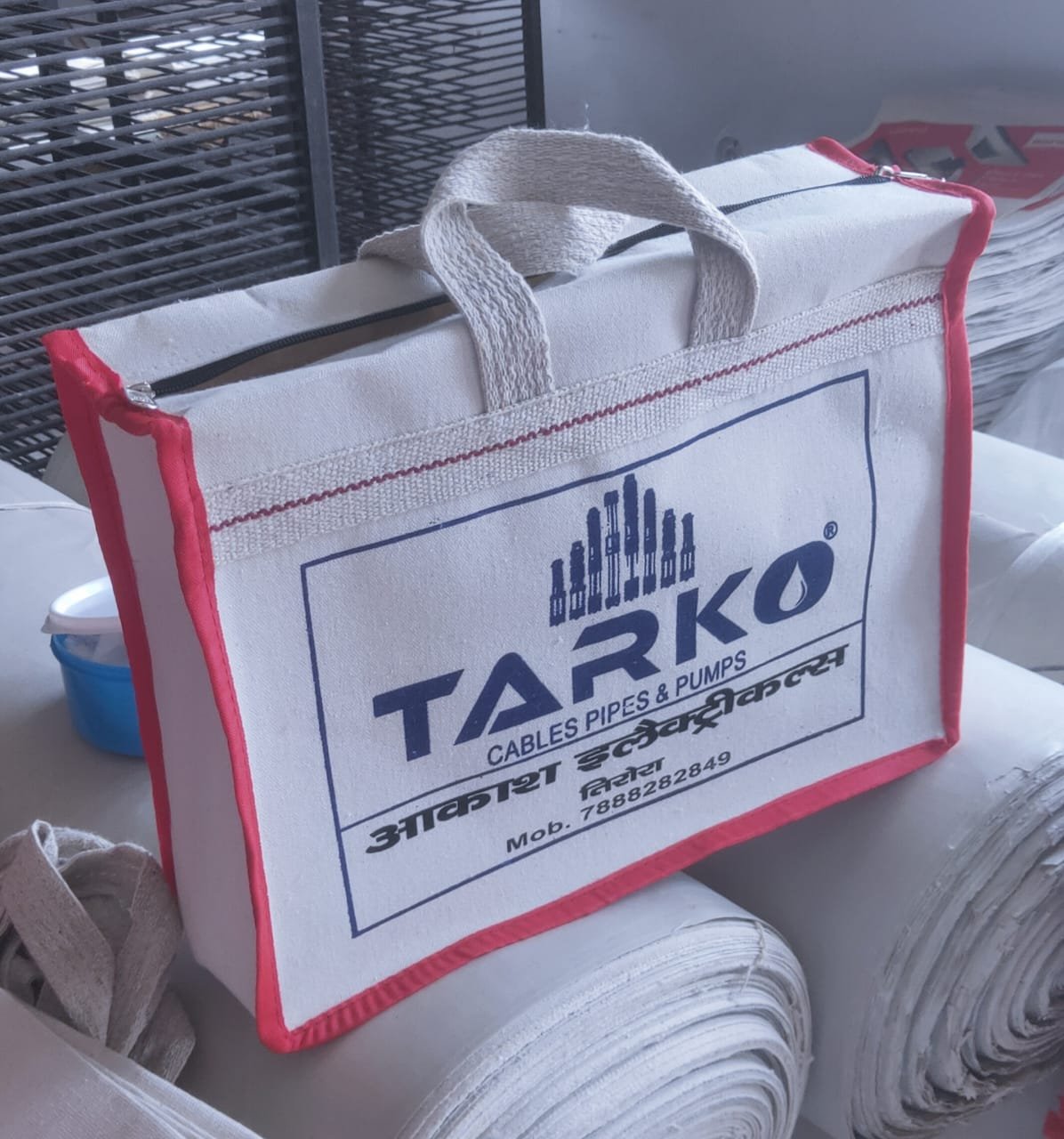 Single-colour custom printed canvas bag example